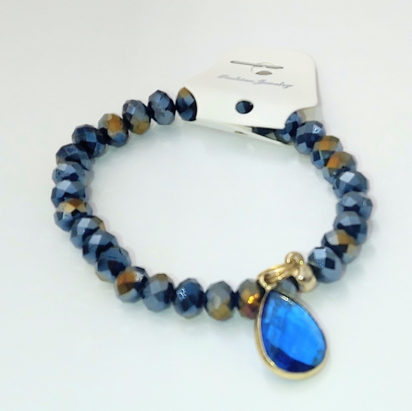 247B070. Hand-made Blue Faceted Bracelet - Picture 7 of 8